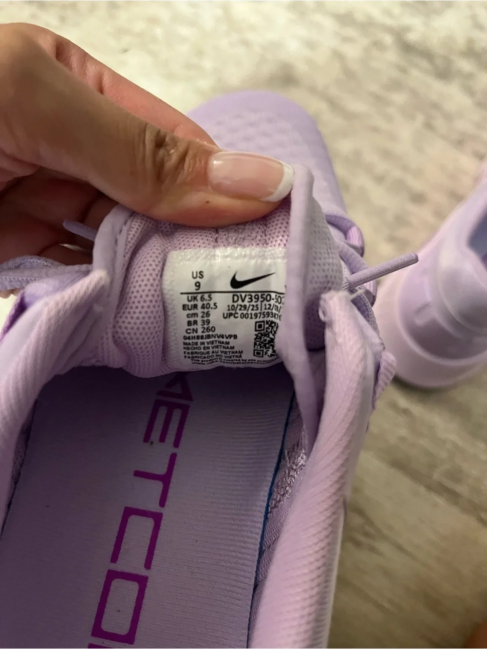 Nike Women’s Lavender shoes sz 9